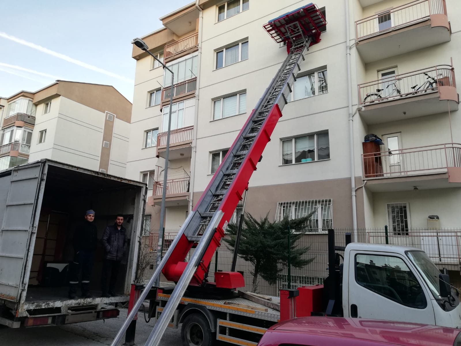 Bayraklı Eşya Depolama | Güvenli & Kilitli Oda Depo | Çakıroğlu